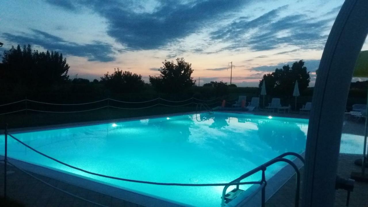 Agriturismo Trebis ヴォルタ・マントヴァーナ エクステリア 写真